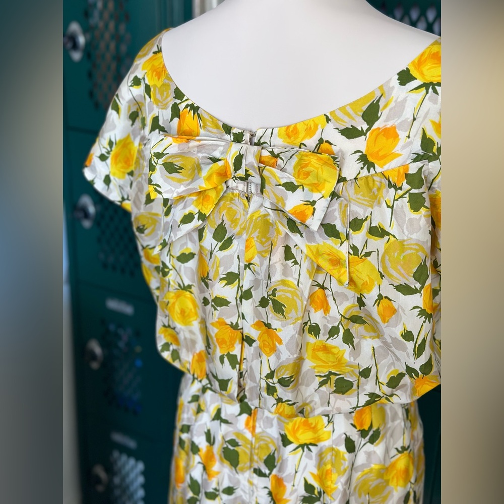 Handmade 1950’s vintage satiny Summer dress with yellow roses 28” waist